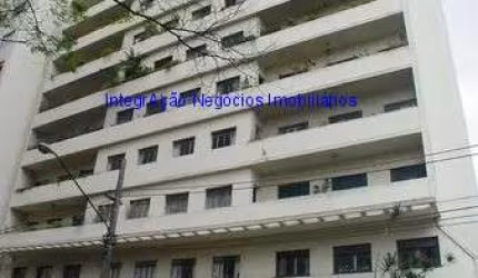 Apartamento 80m², 02 dormitórios e  02 banheiros.  Condomínio com portaria, segurança 24hrs e salão de festa.  Excelente localização.