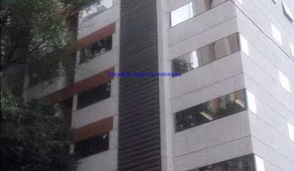 Conjunto Comercial 57m², 02 banheiros e 02 vagas na garagem.  Condomínio com recepção e segurança 24hrs.  Excelente localização.