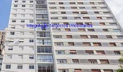 Apartamento 215m², 03 dormitórios (sendo 01 suíte), 04 banheiros e 01 vaga na garagem.  Condomínio com portaria, segurança 24hrs.