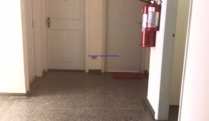 Condomínio com portaria e segurança 24hrs.  Excelente localização entre as Ruas Dona Antônia de Queirós, Frei Caneca e Peixoto Gomide.