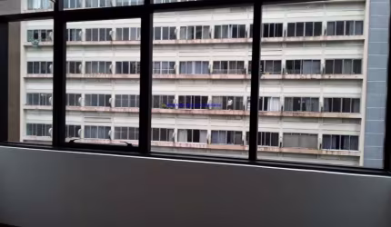 Laje Comercial 200m²,  2 banheiros, mais um com previsão para PcD e infraestrutura para mais 2 banheiros. Prédio totalmente reformado e moderno; Infra