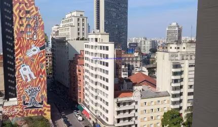 Apartamento 139m², 03 dormitórios e 02 banheiros.   Condomínio com portaria.   Excelente localização á 7 minutos andando para a estação do metrô.