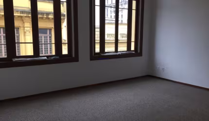 Conjunto Comercial 78m², 02 banheiros.   Condomínio com recepção e segurança 24hrs.  Excelente localização á 3 minutos andando para a estação do metrô