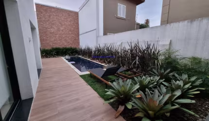 Sobrado Residencial 415m², 04 dormitórios (sendo suítes), 06 banheiros e 04 vagas na garagem.    Excelente localização entre as Ruas Antônio Bento