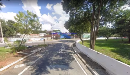 Terreno 600m².  Excelente localização á 6 minutos andando para a estação do metrô Cidade Universitária; Próximo as Avenidas Engenheiro Billings.