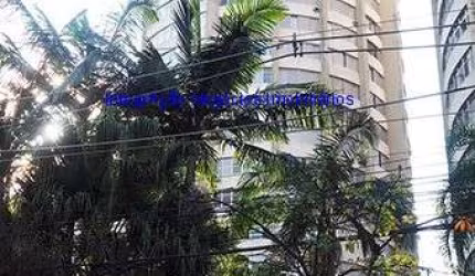 Apartamento 190m², 03 dormitórios (sendo 01 suíte), 04 banheiros e 02 vagas na garagem.    Condomínio com portaria, segurança 24hrs, piscina.