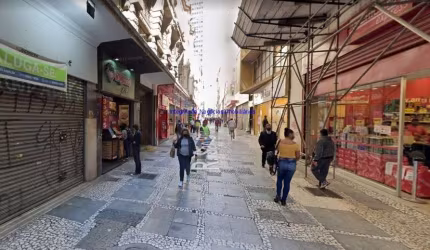 Conjunto Comercial 30m², 01 sala e 01 banheiro.  Condomínio com recepção e segurança 24hrs.  Excelente localização á 3 minutos andando para a estação