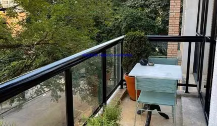 Apartamento MOBILIADO 156.82m², 01 dormitório (sendo suíte), 02 banheiros e 03 vagas na garagem.   Condomínio com portaria 24hrs, piscina, academia.