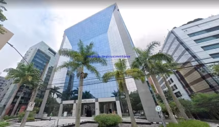 Conjunto Comercial 381m², 03 banheiros e 15 vagas na garagem.    Condomínio com recepção e segurança 24hrs.   Excelente localização.