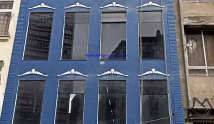 Prédio Comercial 371m², 04 salas e 05 banheiros.   Excelente localização á 5 minutos andando para a estação do metrô República;