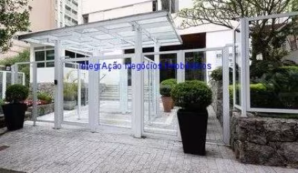 Apartamento 123m², 03 dormitórios (sendo 01 suíte), 03 banheiros e 01 vaga na garagem.    Condomínio com portaria 24hrs, piscina, salão de festa