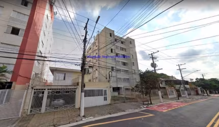 Sobrado Residencial 250m², 04 dormitórios (sendo 01 suíte), 02 banheiros e 02 vagas na garagem.    Excelente localização entre as Alamedas dos Araés.