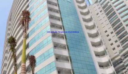 Conjunto Comercial 40m², 01 banheiro e 01 vaga na garagem.    Condomínio com recepção e segurança 24hrs.  Excelente localização