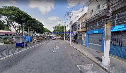 Loja 300m², 02 banheiros   Excelente localização á 10 minutos andando para a estação do metrô Lapa; Entre as Ruas Nossa Senhora da LApa, Albion