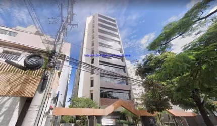 Conjunto Comercial 140m², 02 banheiros e 04 vagas na garagem.   Condomínio com recepção e segurança 24hrs.  Excelente localização