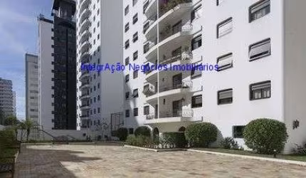 Apartamento 130m², 03 dormitórios (sendo 01 suíte), 02 banheiros e 02 vagas na garagem.   Condomínio com portaria, segurança 24hrs, piscina.