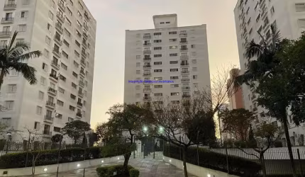 Apartamento 110m², 03 dormitórios (sendo 01 suíte), 02 banheiros e 02 vagas na garagem.  Condomínio com portaria, segurança 24hrs, piscina.