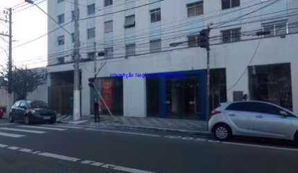 Loja 230m² e 02 banheiros.  Excelente localização entre as Ruas Doutor Dolzani, Paulo de Proença e Padre Luís Soriano.