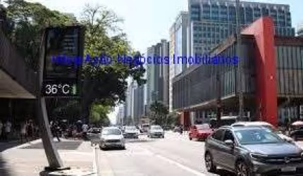 Loja 214m² com 02 banheiros.   Excelente localização próximo as Ruas  Samuel das Neves, Santo Antônio e Delegado Everton; Proximoa estação do metrô
