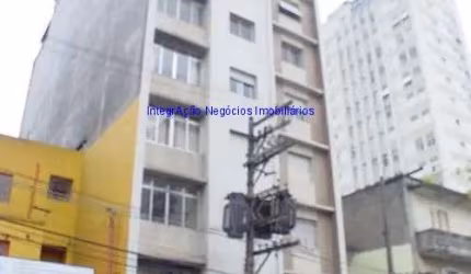 Apartamento 90m², 02 dormitórios e 01 banheiro.  Condomínio com portaria 24hrs.   Excelente localização á 4 minutos andando para a estação do metrô