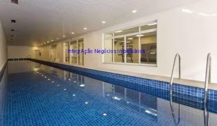 Condomínio com portaria, segurança 24hrs, piscina, salão de festa, salão de jogos, academia, espaço gourmet e lavanderia coletiva.