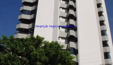 Apartamento 285m², 04 dormitórios (sendo 02 suítes), 03 banheiros e 04 vagas na garagem.   Condomínio com portaria, segurança 24hrs, piscina,
