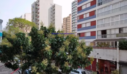 Apartamento 81m², 02 dormitórios e 02 banheiros.  Condomínio com portaria.  Excelente localização á 5 minutos andando para a estação do metrô