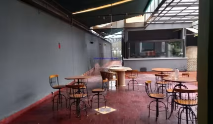 Sobrado Comercial 520m², 10 salas, 8 banheiros e 5 vagas na garagem.   Excelente localização á 5 minutos andando para a estação do metrô Higienópolis