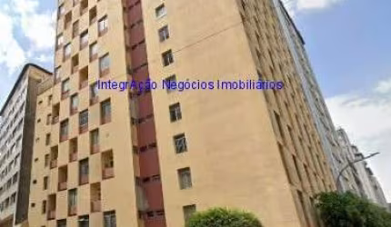Condomínio com portaria 24hrs.  Excelente localização entre as Ruas Avanhandava, Paim e Avenida Nove de Julho; Próximo da FGV