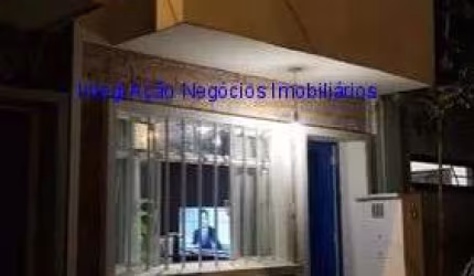 Sobrado Residencial 90m², 02 dormitórios, 02 banheiros e 01 vaga na garagem.   Excelente localização entre as Ruas Pais de Araújo, Pedroso Alvarenga e