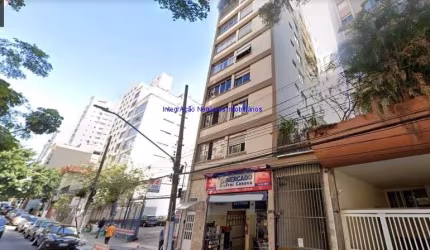 Condomínio com zelador.  Excelente localização á 9 minutos andando para a estação do metrô Higienópolis-Mackenzie; Entre as Ruas Augusta, Dona Antônia