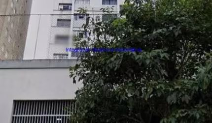 Apartamento Studio 30m², 01 dormitório, 01 banheiro, 01 vaga de garagem.  Condomínio com portaria e segurança 24hrs.  Excelente localização