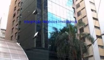 Prédio Comercial 831,80m², Subsolo: 611,53m² de área total compondo 26 vagas na garagem, 02 banheiros e vestiário. Térreo:  recepção, loja na lateral