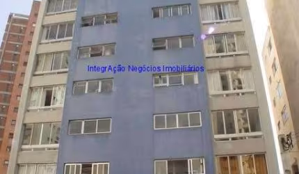 Apartamento 188m², 03 dormitórios, 03 banheiros e 02 vagas na garagem.  Condomínio com portaria, segurança 24hrs, salão de festa e jardim.