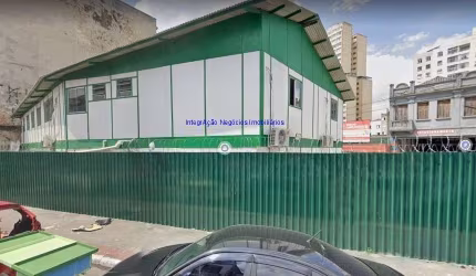 Galpão 168,30m², 01 banheiro.  Excelente localização á 6 minutos andando para a estação do metrô Luz; Entre as Ruas dos Gusmões