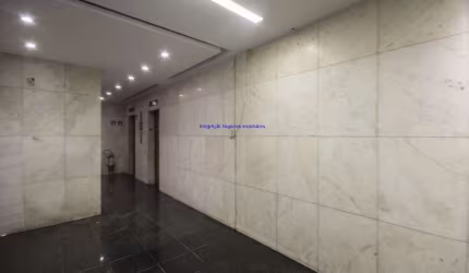 Conjunto Comercial 74m², 02 banheiros e 02 vagas na garagem.  Condomínio com portaria e segurança 24hrs.  Excelente localização