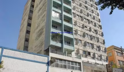 Apartamento 56m², 01 dormitórios e 01 banheiro.   Condomínio com portaria.  Excelente localização á 8 minutos andando para a estação do metrô