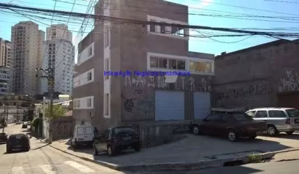 Prédio Comercial 620m², 04 banheiros e 05 vagas na garagem.  Excelente localização entre as Ruas Lira e Romeu Perrotti.