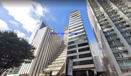 Loja 211m², 03 banheiros e 05 vagas na garagem.  Condomínio com segurança 24hrs.  Excelente localização á 8 minutos para a estação do metrô Brigadeiro