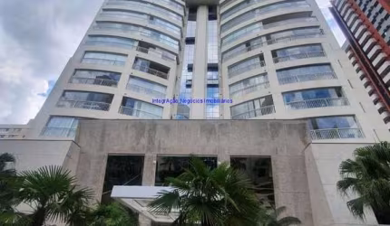 Apartamento 75m², 01 dormitório, 01 banheiro e 02 vagas na garagem.  Condomínio com portaria, segurança 24hrs, piscina, salão de festa, salão de jogos