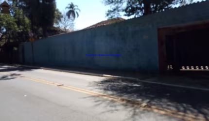 Casa 564m², 03 dormitórios (sendo 02 suítes), 03 banheiros e 10 vagas na garagem.   Excelente localização entre as Ruas Alexandrina, Mamud Rahd e Aven