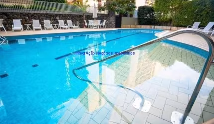 Apartamento 134m², 04 dormitórios, (sendo 01 suíte), 03 banheiros e 01 vaga na garagem.  Condomínio com portaria, segurança 24hrs, piscina,