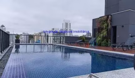 Condomínio com portaria, segurança 24hrs, piscina, salão de festa, lavanderia coletiva e academia.  Excelente localização
