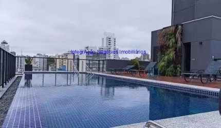 Condomínio com portaria, segurança 24hrs, piscina, salão de festa, lavanderia coletiva e academia.  Excelente localização