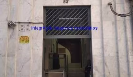 Conjunto Comercial 104m², 02 banheiros.   Condomínio com portaria em funcionamento no horário comercial.  Excelente localização á 43 segundos andando