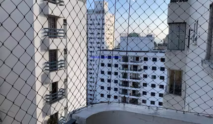 Apartamento 72m², 02 dormitórios, 01 banheiro e 01 vaga na garagem.  Condomínio com portaria, segurança 24hrs, salão de festa, quadra poliesportiva,