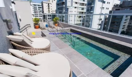 Condomínio com piscina, sala de ginastica, jacuzi, portaria e segurança e portaria.  Excelente localização, à 8 minutos da Avenida Paulista;