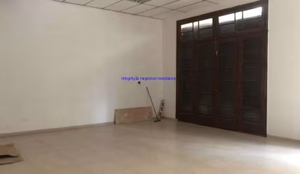 Sobre Loja Comercial 115m², 02 banheiros e 01 Copa.  Excelente localização, à 7 minutos caminhando da Estação do Metrô Anhangabaú.
