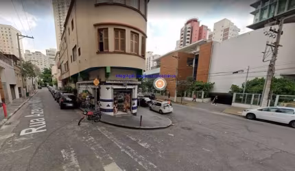 Terreno 200m².   Excelente localização á 3 minutos andando para a estação do metrô Marechal Deodoro; Entre as Ruas Rosa e Silva, Albuquerque Lins,