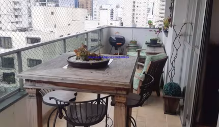 Apartamento 240m², 04 dormitórios (sendo 03 suítes), 04 banheiros e 04 vagas na garagem.  Condomínio com portaria, segurança 24hrs, piscina, academia,